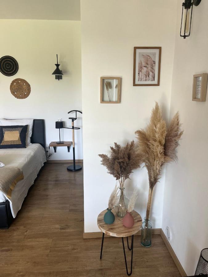 Gites Dans Mas En Pierres Robion en Luberon エクステリア 写真